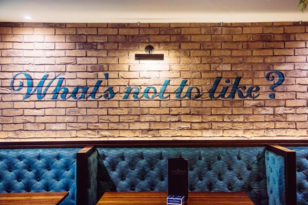 The Coachman Hotel Kilsyth Eksteriør bilde