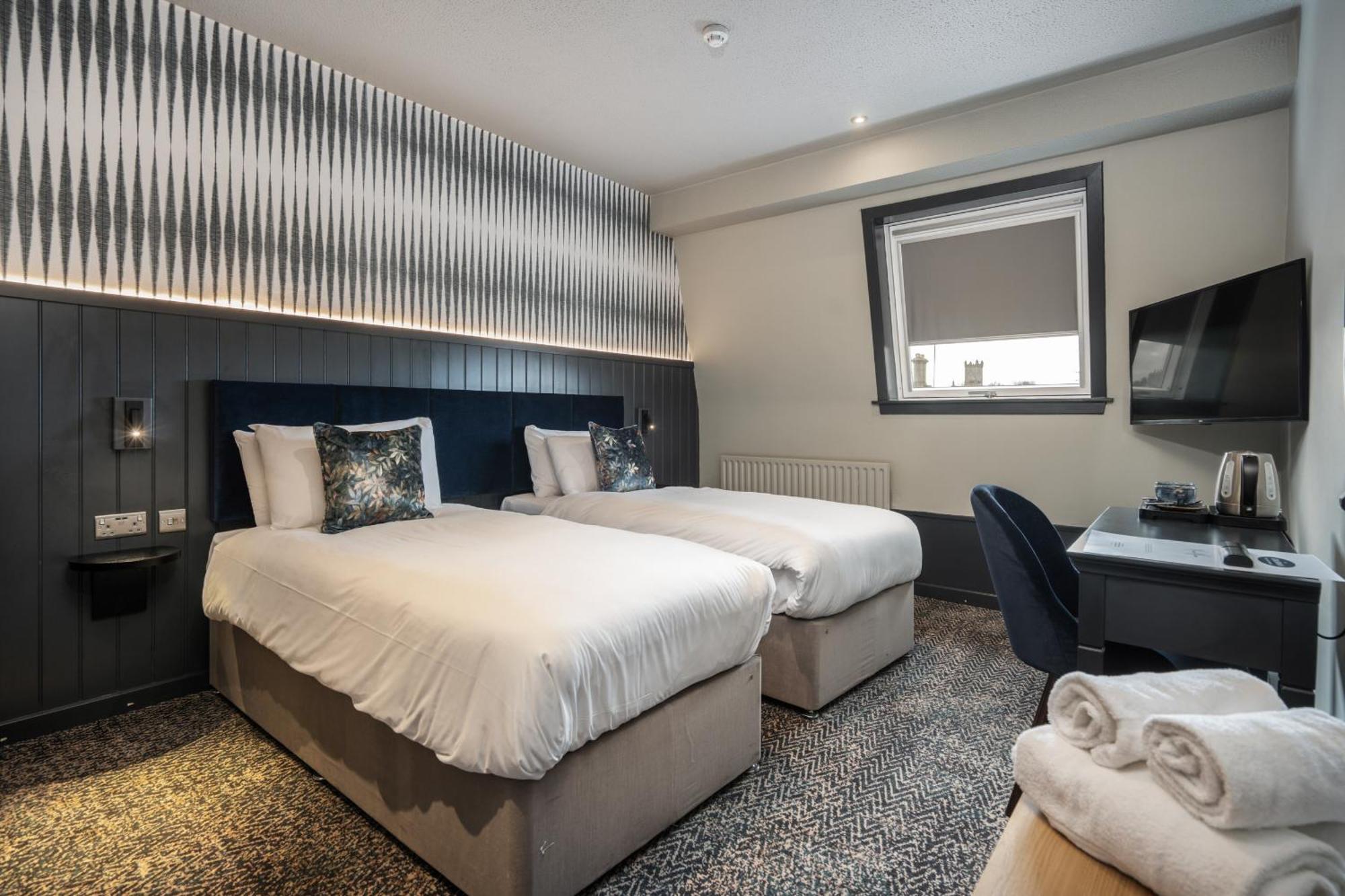 The Coachman Hotel Kilsyth Eksteriør bilde